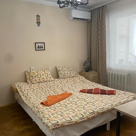 Guest house In Guest - комната в гостевой квартире *