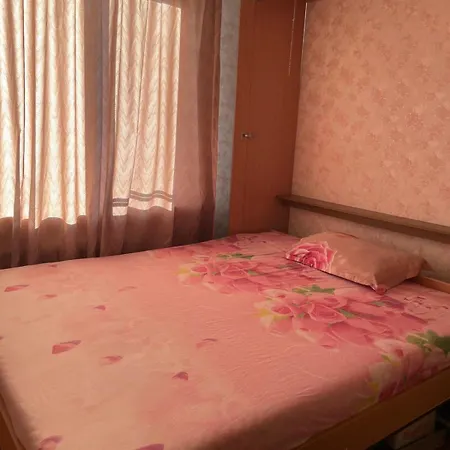 Guest house In Guest - комната в гостевой квартире *
