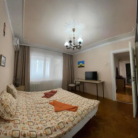 Guest house In Guest - комната в гостевой квартире
